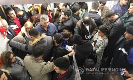 Bakı-Sumqayıt elektrik qatarlarında sərnişin sıxlığı problemə çevrilib - Foto