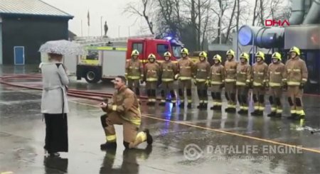 Bu evlilik təklifi izlənmə rekordu qırıb - Video