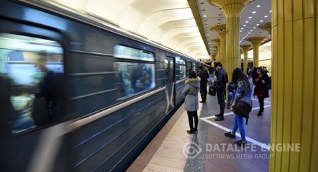 Bakı metrosunda sərnişinlər qaydaları pozur? - AÇIQLAMA