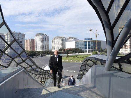 Prezident Bakıda keçidin açılışında - FOTO