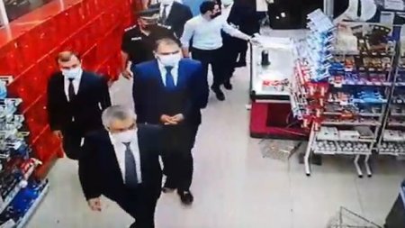 Sabunçunun icra başçısının supermarketə “səlib yürüşü”: Təxribat, yoxsa ağılsız səhv? - VİDEO