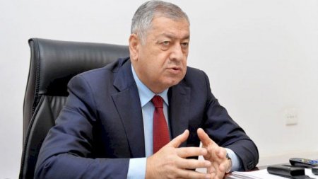 Vahid Əhmədov: “Bahalı binaların tikintisi təxirə salınmalıdır”